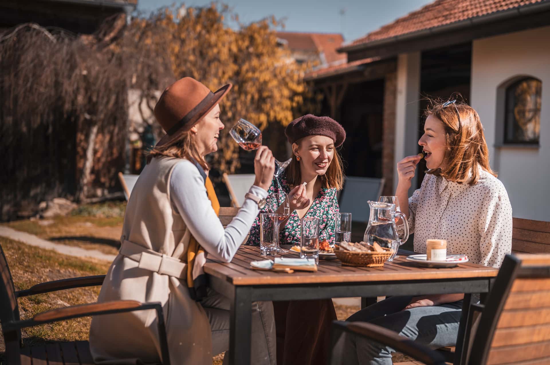 Dégustation de vin appropriée dans la cave Válka