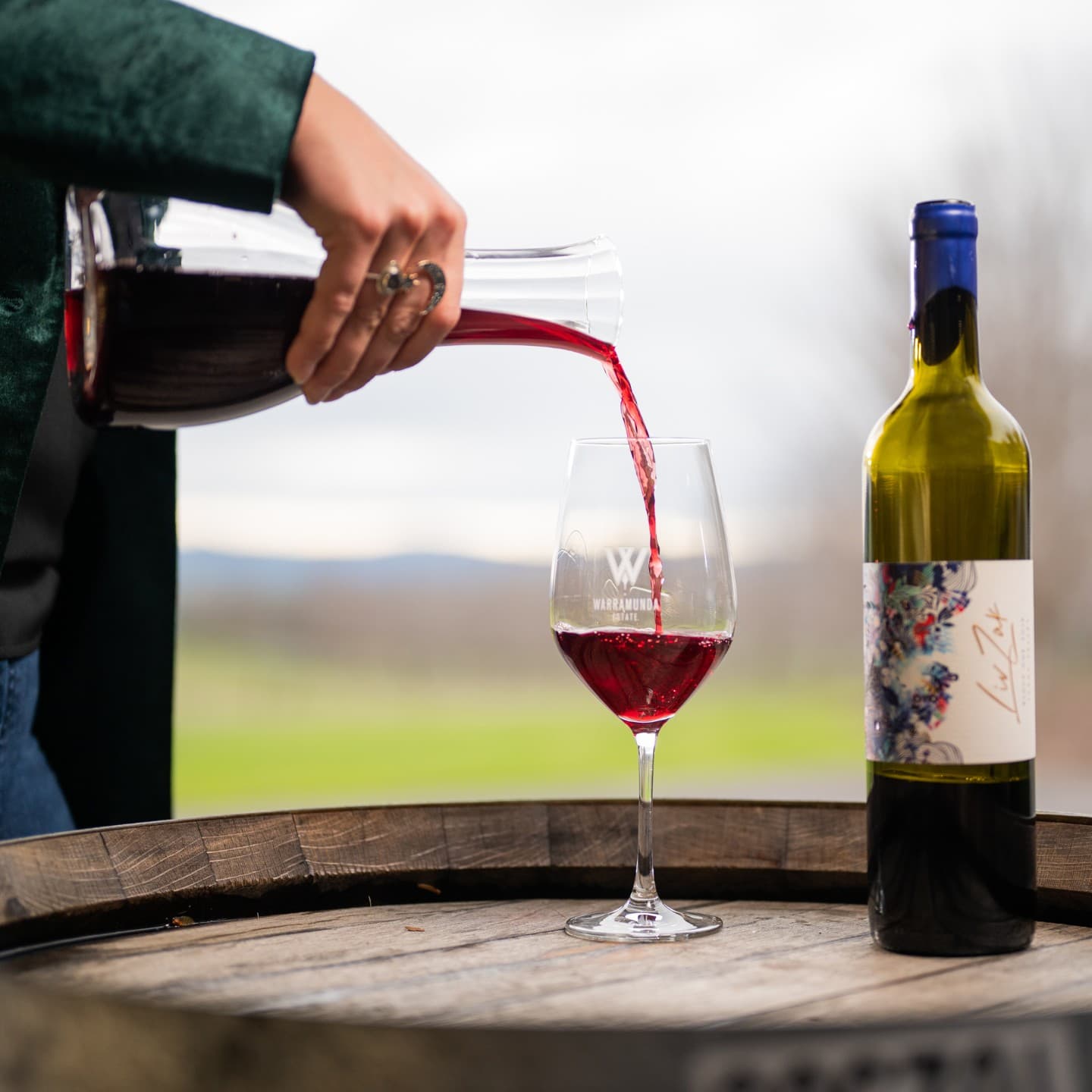 Weinprobe mit ganzen Trauben auf dem Warramunda Estate Foto 2