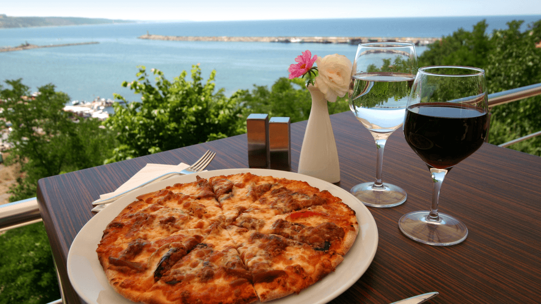 Summer wine and pizza