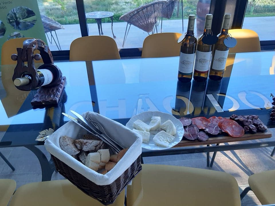 Degustação de 3 vinhos com harmonização de alimentos. foto 5