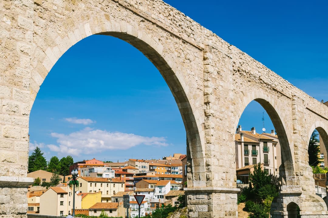 La belle vue sur la vieille ville de Teruel, région viticole d'Aragon, Espagne