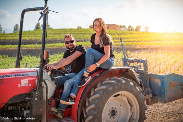 clos-galena-owners-and-tractor
