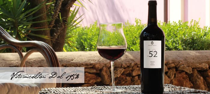 Degustação dupla de vinhos tintos e tour na Cantina Sampietrana
