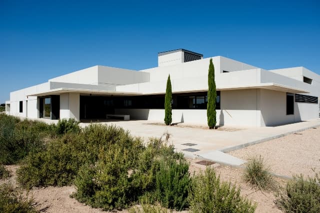 dehesa-de-luna-winery-building_bsgepd