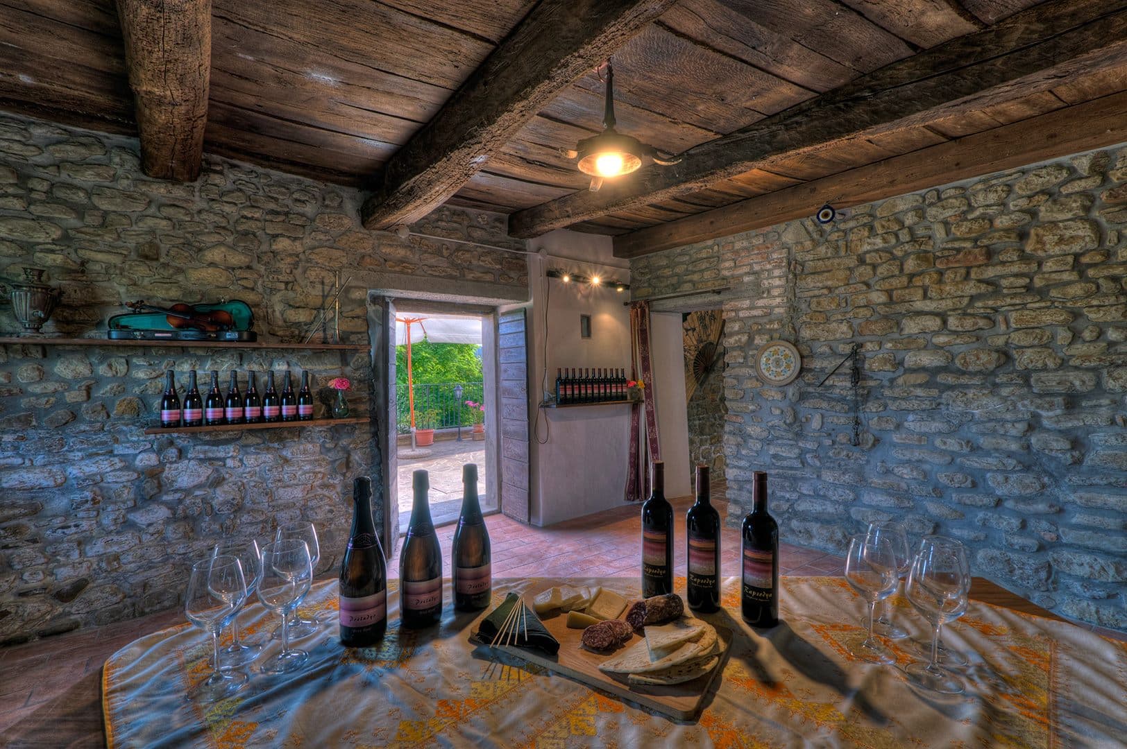 Degustazione di vini e tour al Castello Montesasso