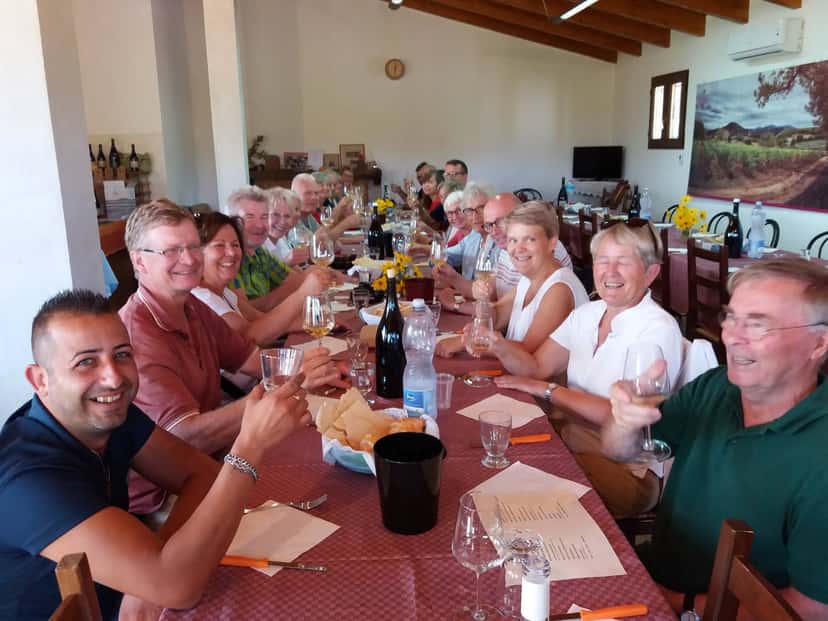 Weinprobe und Tour bei Fradiles