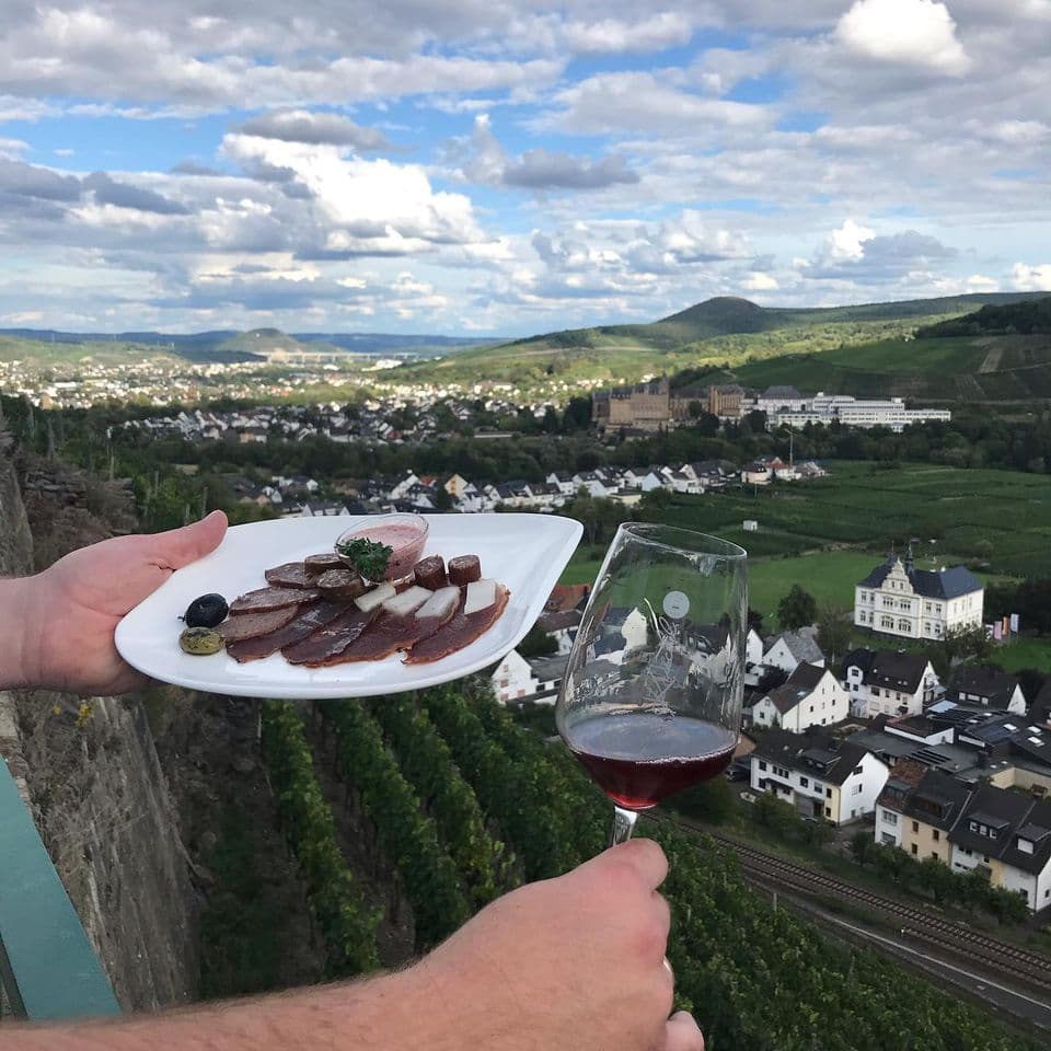 Weingut Kriechel: A Family Legacy in Ahr Valley foto 3