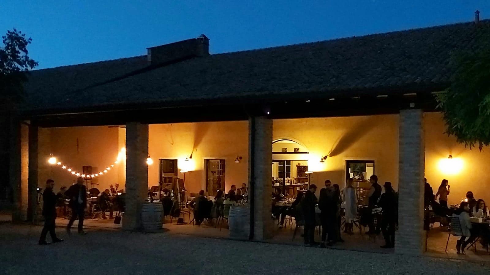 Cata de vinos y visita guiada en Marchese Adorno