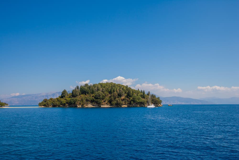 A ilha de Skorpios, Mar Jônico, Grécia