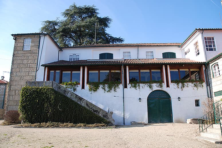 Vinho Verde Raspberry Wine Tasting at Casa De Vila Boa