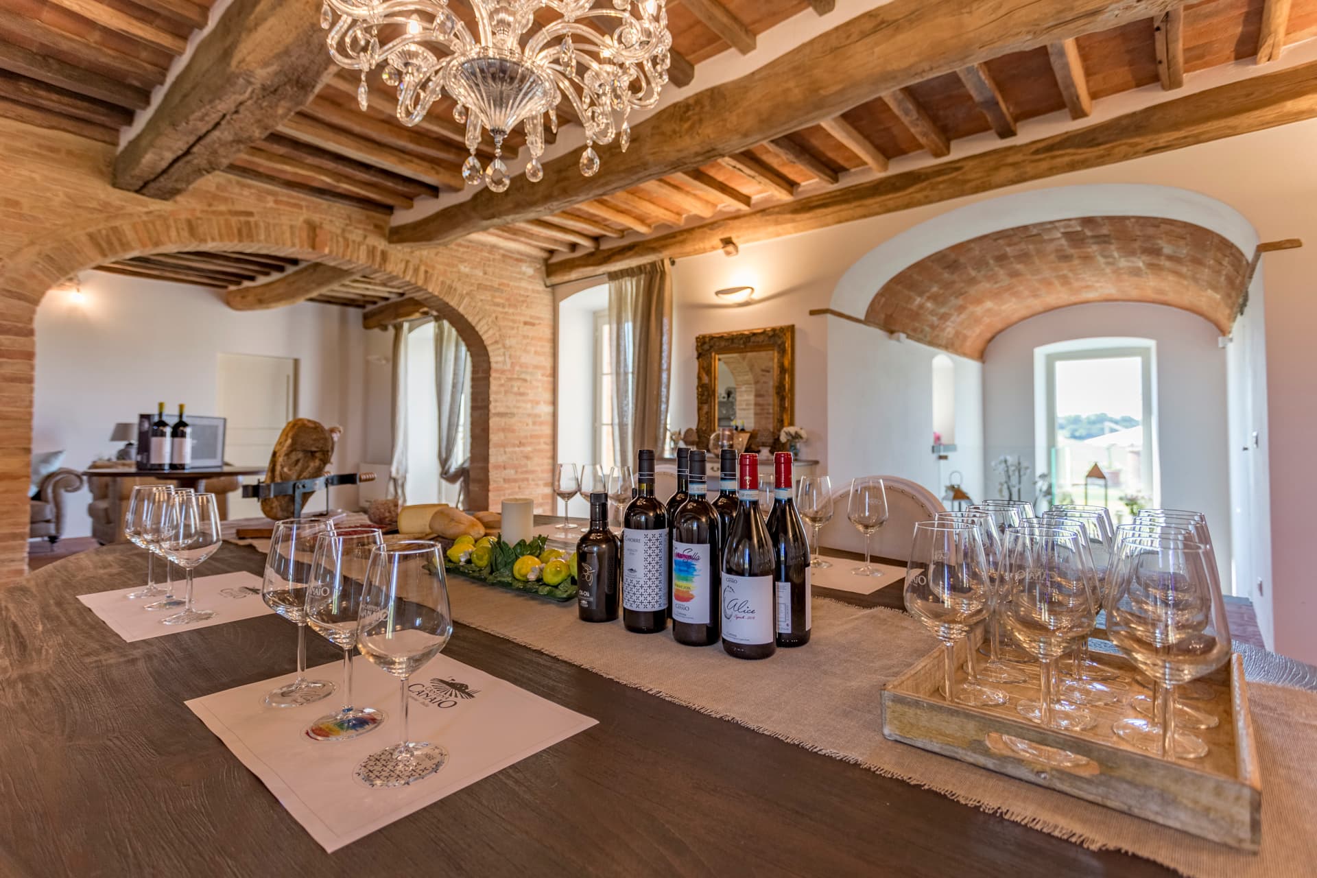 Degustação de vinhos e almoço no coração da Toscana
