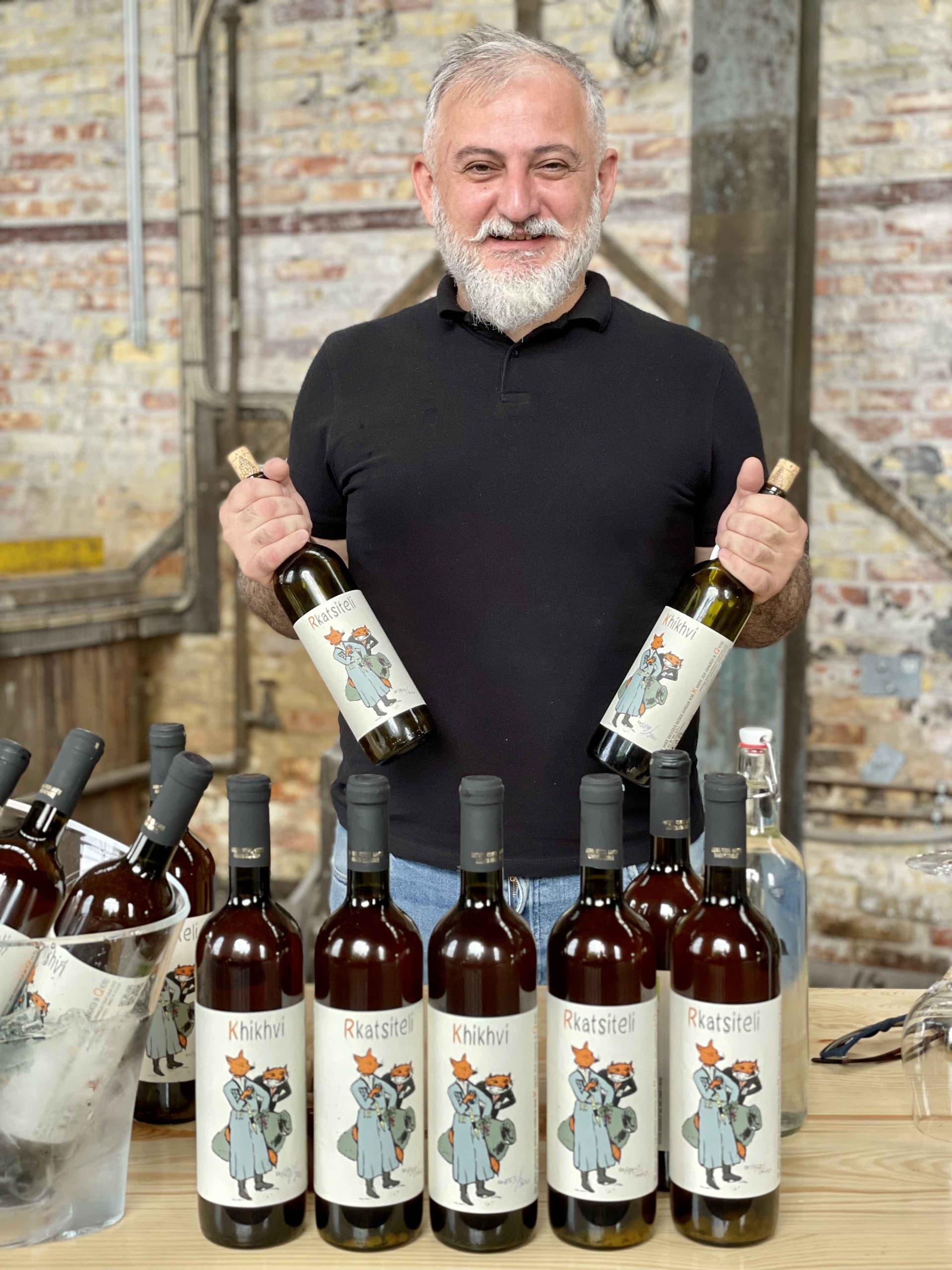 Degustazione di vini e tour presso la casa vinicola Akhmeta