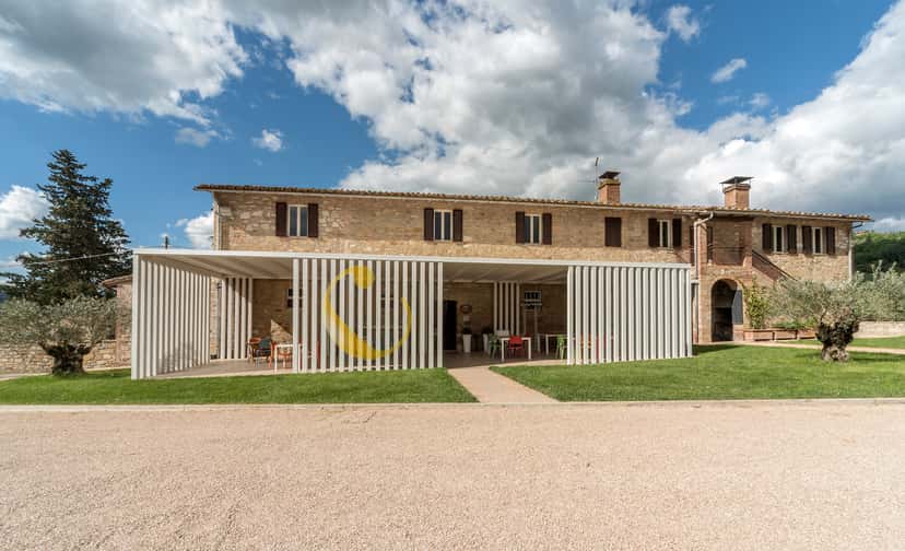 Umbria Wine & Vineyard Tour at Carini Winery