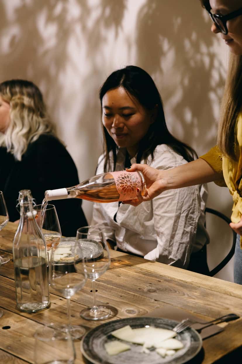 Degustação de vinhos e queijos / Harmonious Creations | Cantina Mir