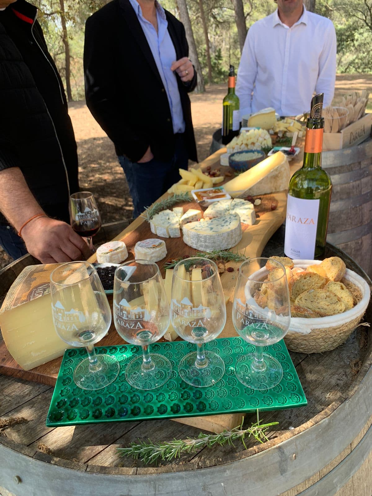 Trädgårdsaperitif på Château de Paraza