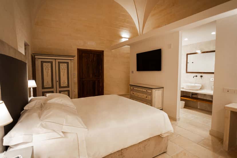 Relax in the Luxurious Negroamaro Suite at Torleanzi Winery