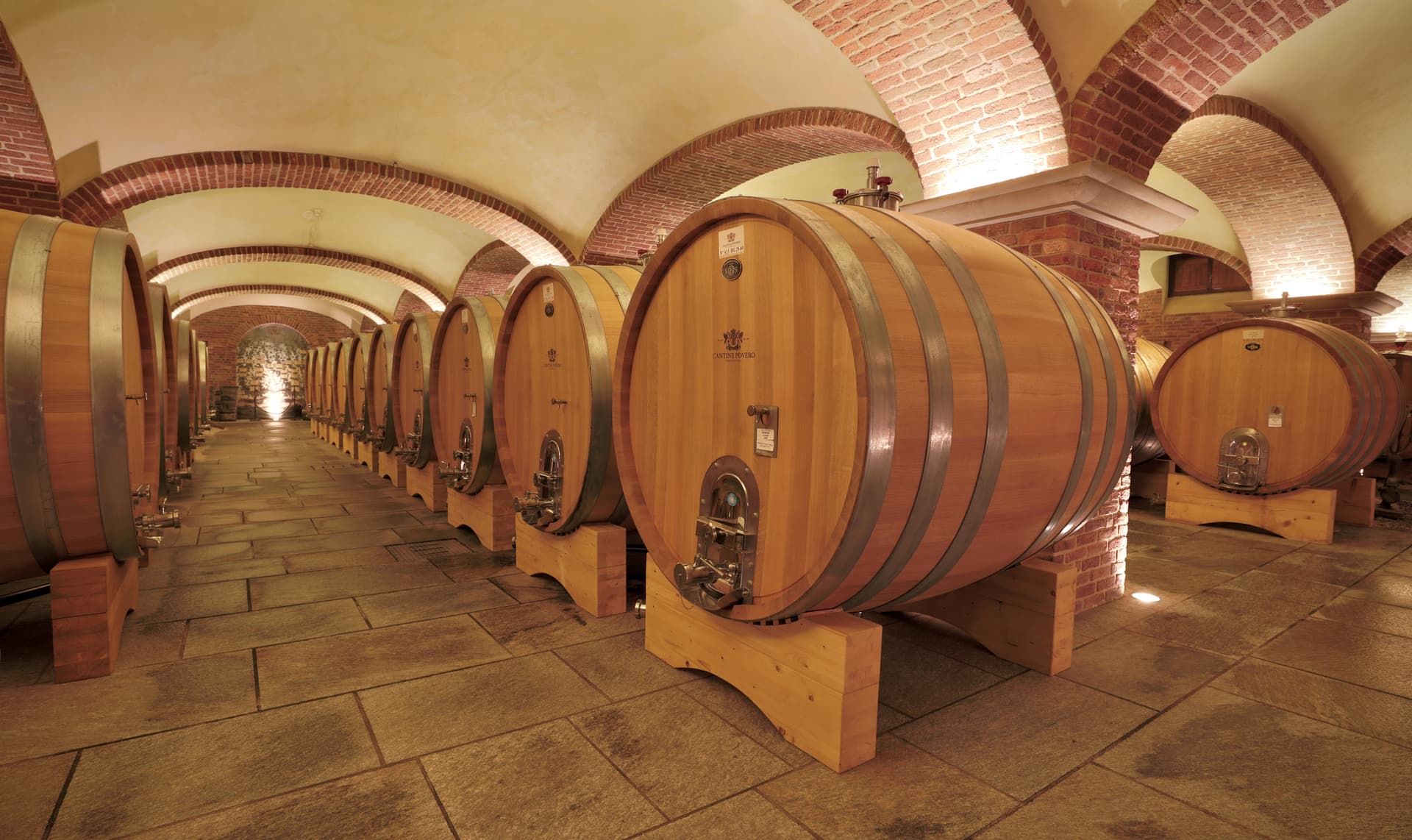 5 Ausdrucksformen von Nebbiolo in der Cantine Povero