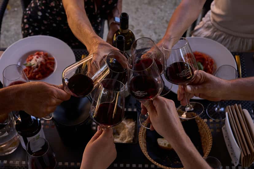 Weinliebhaber mit Familie Tiberini
