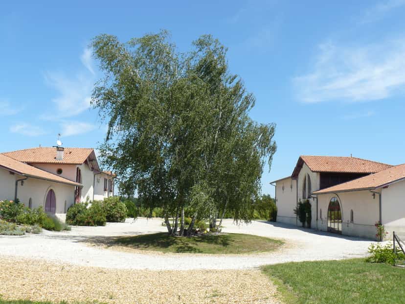 Château Haut-Lagrange: A Family Tradition in Bordeaux