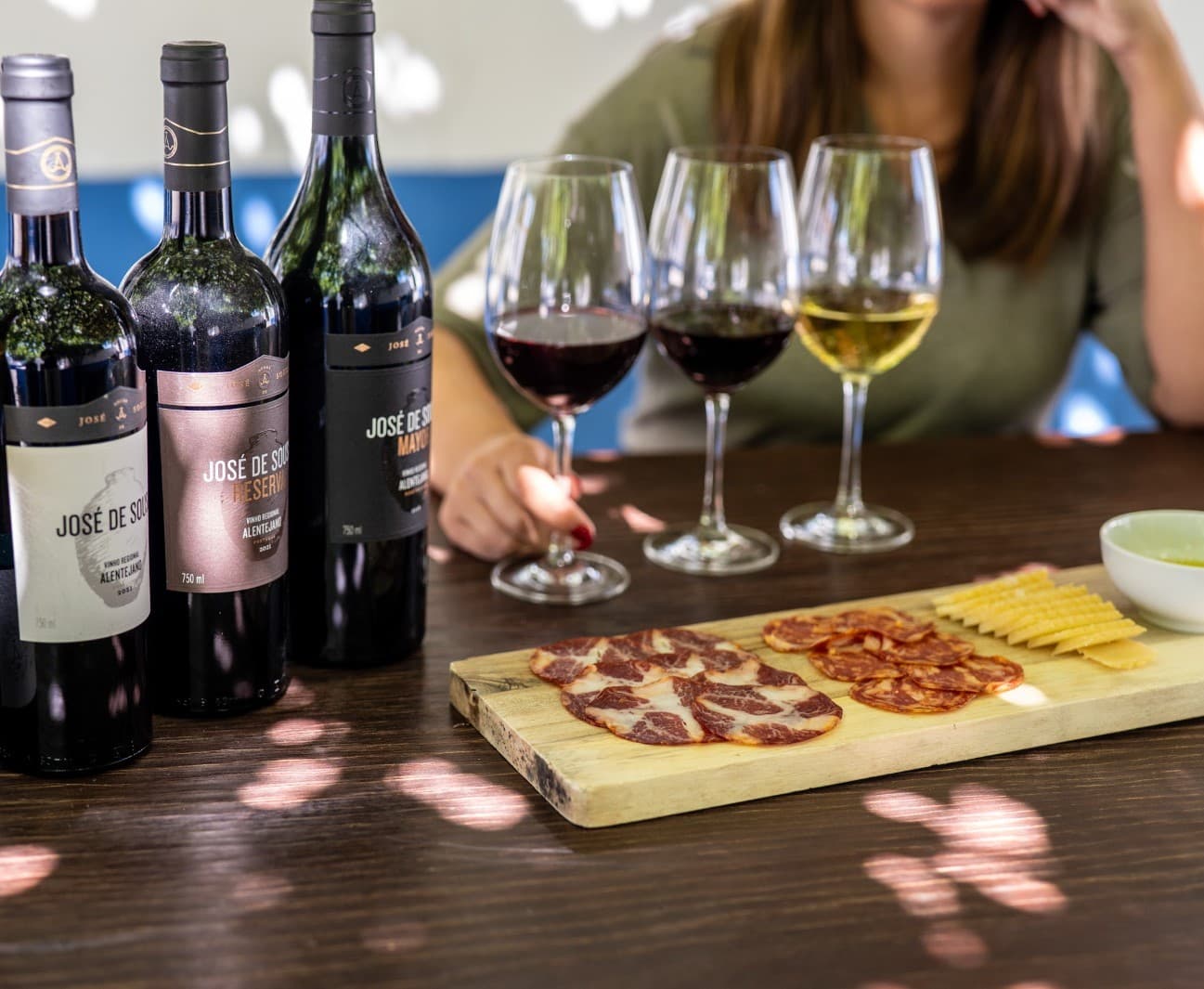 Prova de Vinhos Guiada e Tour na Adega José De Sousa