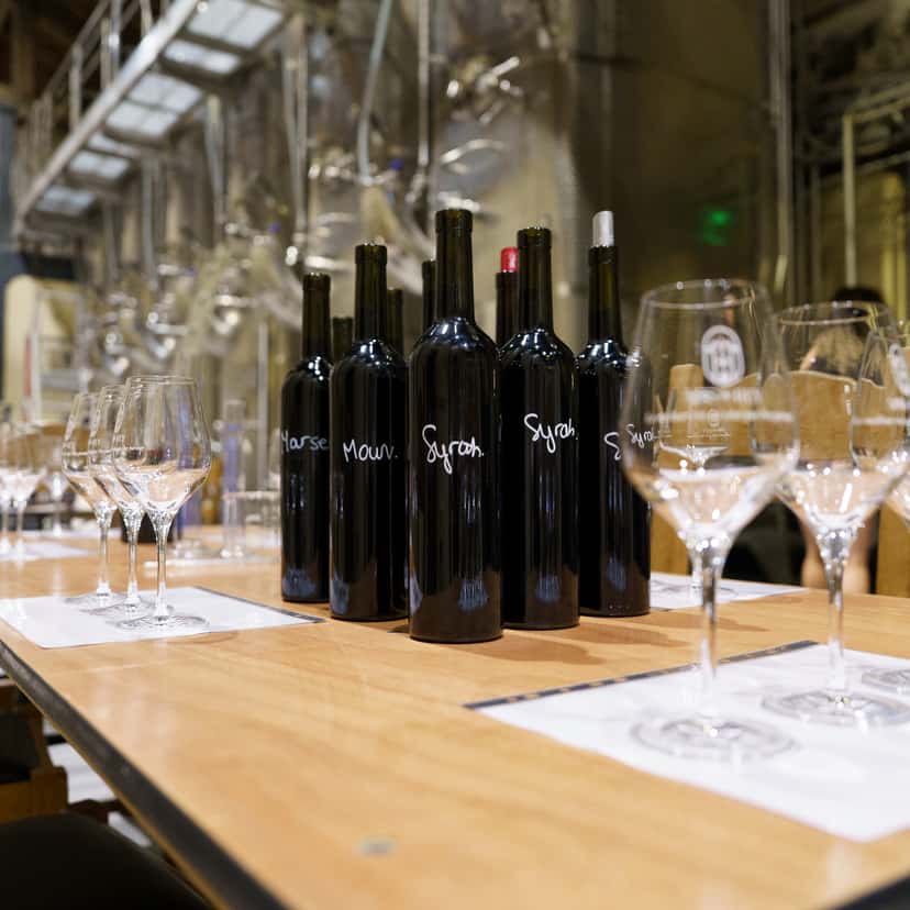 Crea tu propia mezcla de vino tinto con Marion Cornille, enóloga de Domaine Mas de Rey.