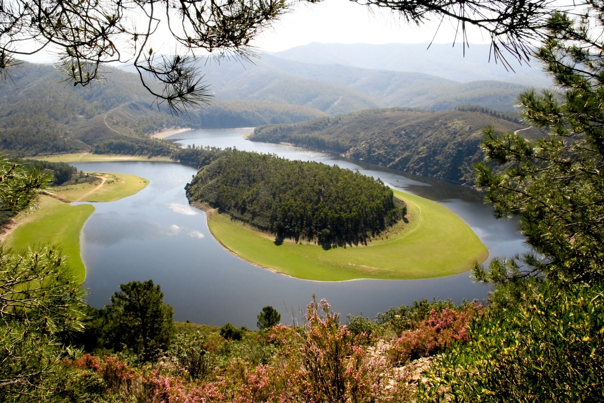 Beautiful view over valley - Meandro Melero