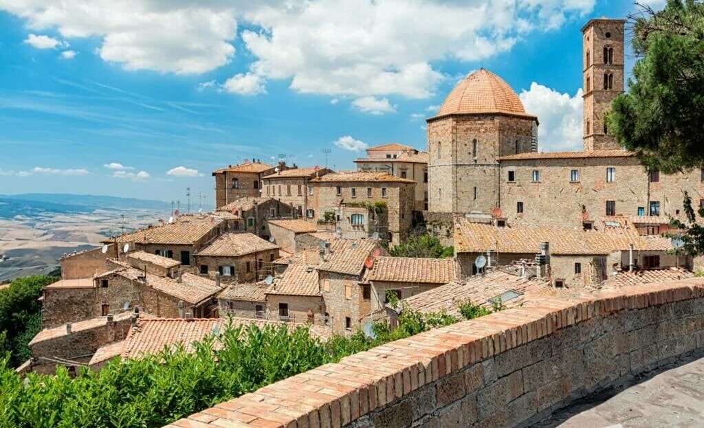 Volterra - citt&agrave; nella regione vinicola della Toscana, Italia