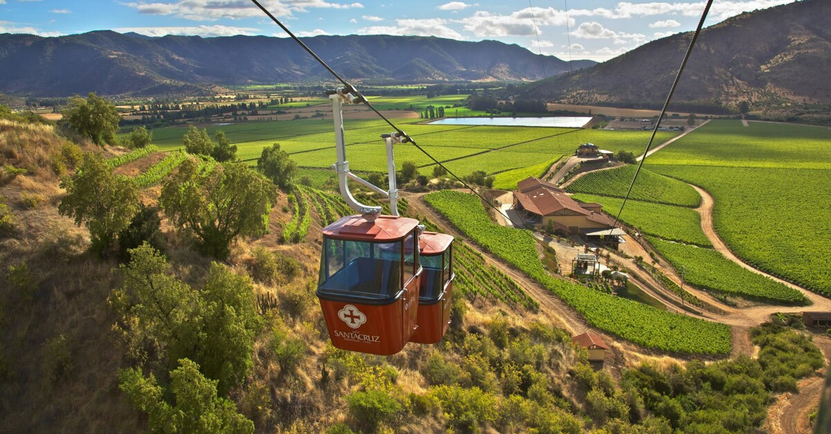 Vina Santa Cruz Wine Tasting & Cable Car Tour | Winetourism.com