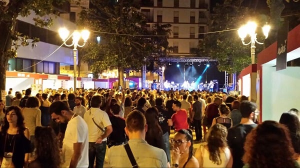Negroamaro-piazza-vittoria-2015